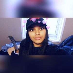 Meet your Posher, Nadia